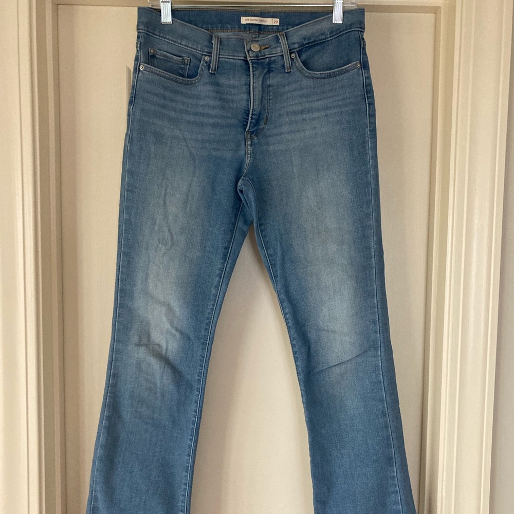 Flare Boot Cut Levi’s Jeans Medium Wash